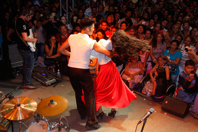 
        
            Shows e exposições são sucesso no segundo dia
        
    