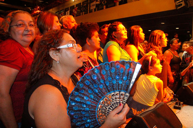 
        
            Shows e exposições são sucesso no segundo dia
        
    