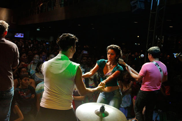 
        
            Shows e exposições são sucesso no segundo dia
        
    