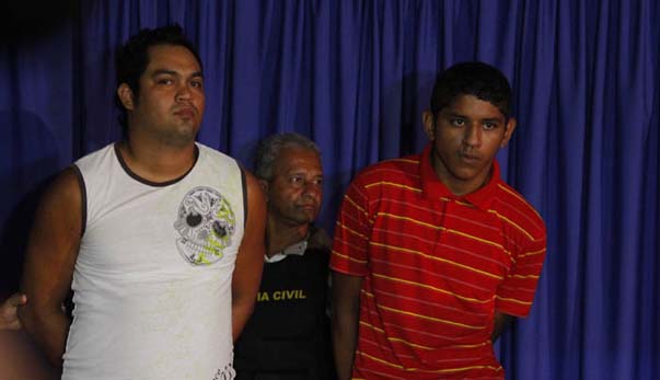 
        
            Polícia prende suspeitos de crime em Mosqueiro.
        
    