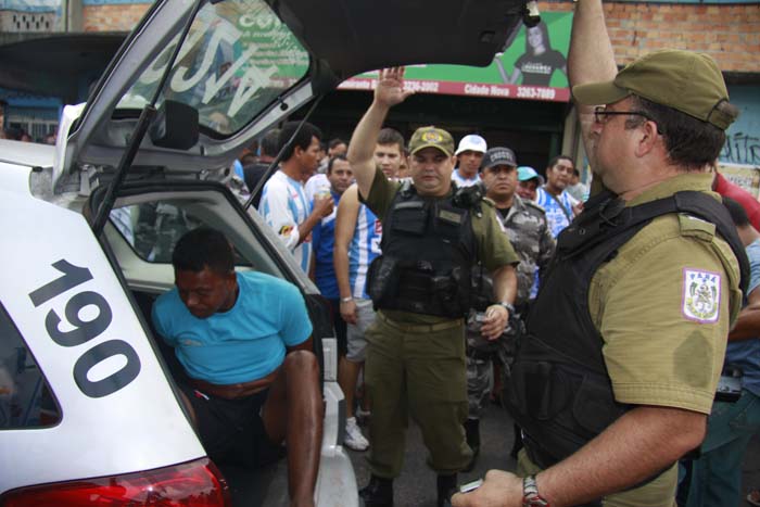 
        
            Polícia prende cambista na Curuzu
        
    