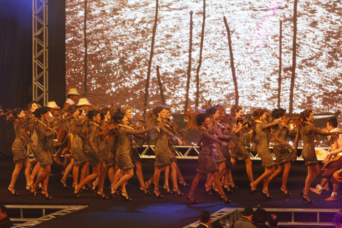 
        
            Miss Pará: trajes típicos abriram os desfiles
        
    