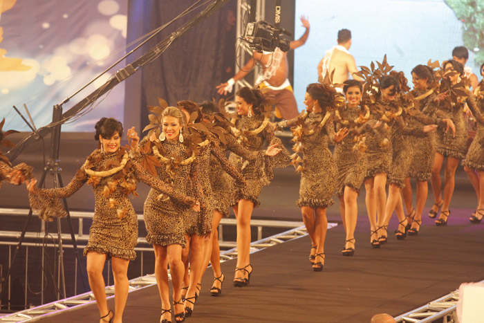 
        
            Miss Pará: trajes típicos abriram os desfiles
        
    