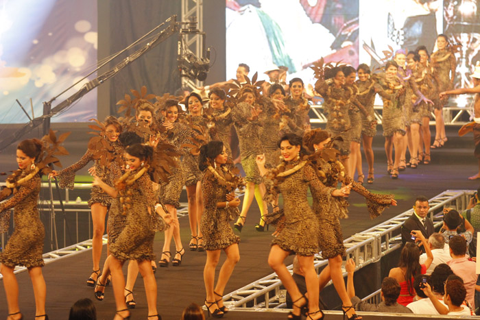 
        
            Miss Pará: trajes típicos abriram os desfiles
        
    