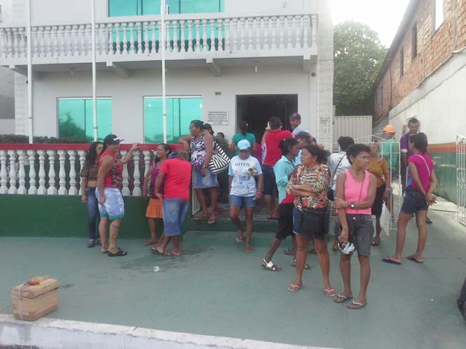 
        
            Moradores ocupam prefeitura e acesso à Hydro em Barcarena
        
    