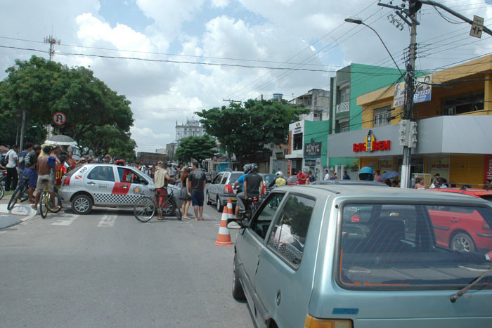 
        
            Caminhão atropela motoqueiro na João Paulo II
        
    