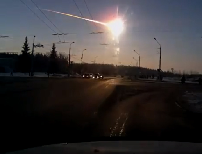 
        
            Rússia: queda de meteorito causa explosões no céu e fere mais de 500
        
    