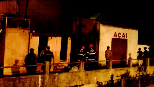 
        
            Incêndio atinge casas na Cidade Velha
        
    