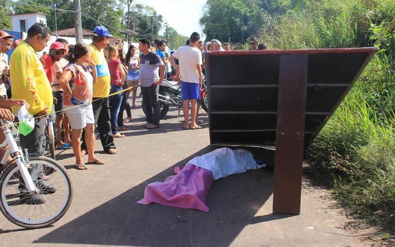 
        
            Jovem morre em acidente de trânsito
        
    