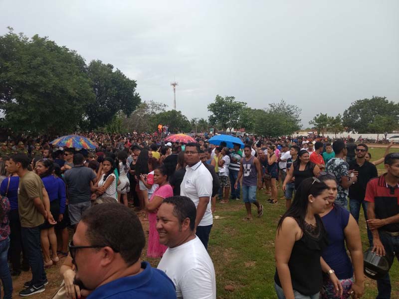 
        
            Conceição do Araguaia para se despedir de policiais mortos 
        
    