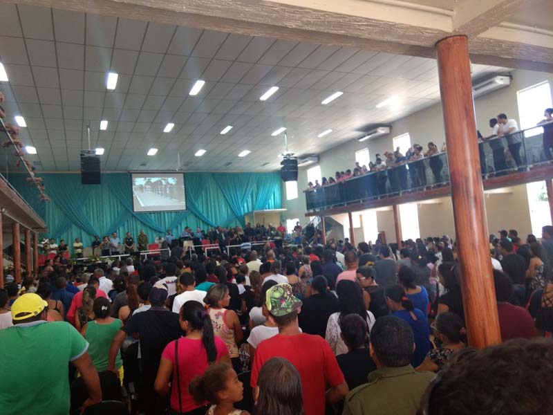 
        
            Conceição do Araguaia para se despedir de policiais mortos 
        
    
