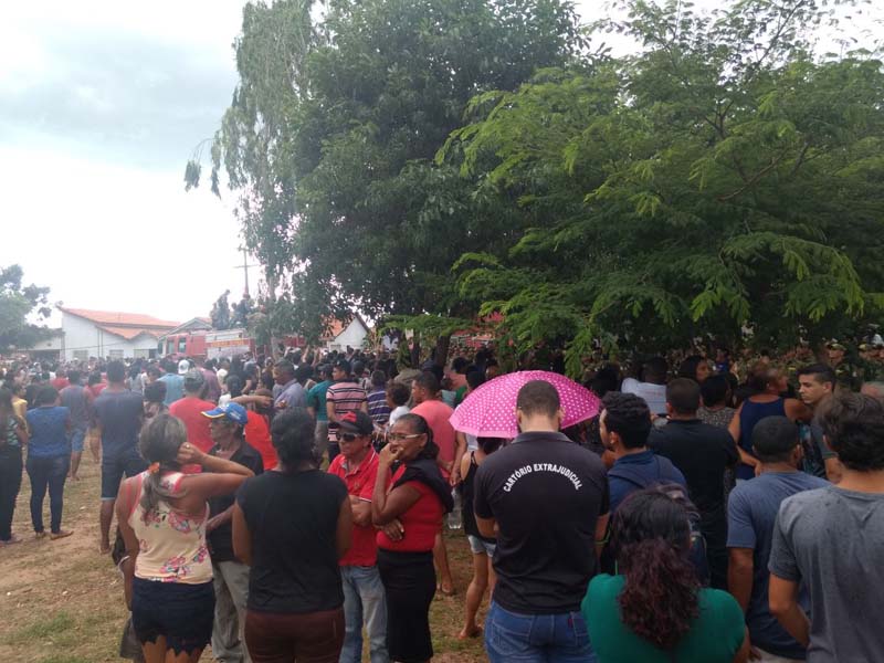 
        
            Conceição do Araguaia para se despedir de policiais mortos 
        
    