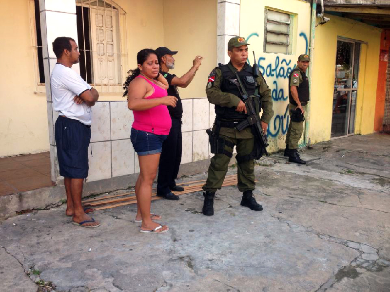 
        
            Mulher é feita refém na Pedreira
        
    