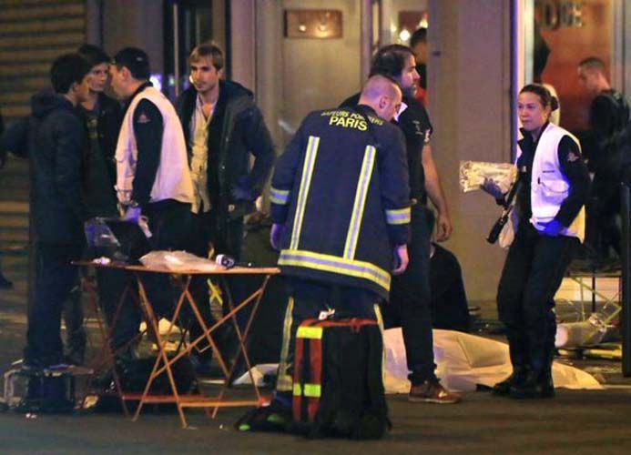 
        
            Ataques terroristas deixam mortos em Paris  
        
    