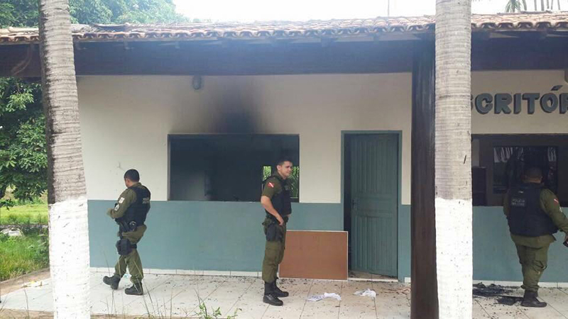 
        
            Polícia investiga invasão à fazenda Cedro
        
    