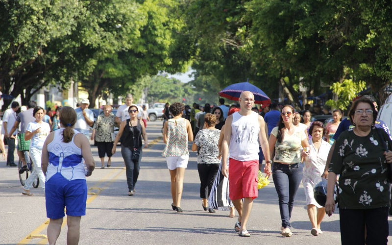 
        
            Familiares e amigos relembram entes queridos
        
    