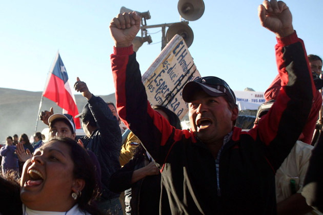 
        
            Resgate dos mineiros soterrados no Chile
        
    