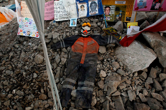 
        
            Resgate dos mineiros soterrados no Chile
        
    