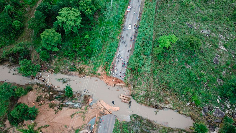 
        
        
            Rodovia fica destruída após chuvas no interior do Pará
        
    
