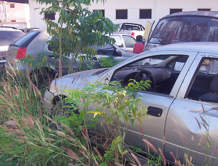 
        
            Servidores denunciam abandono em unidades do Detran
        
    