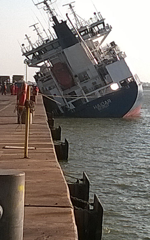 
        
            Após acidente, navio afunda em Vila do Conde
        
    
