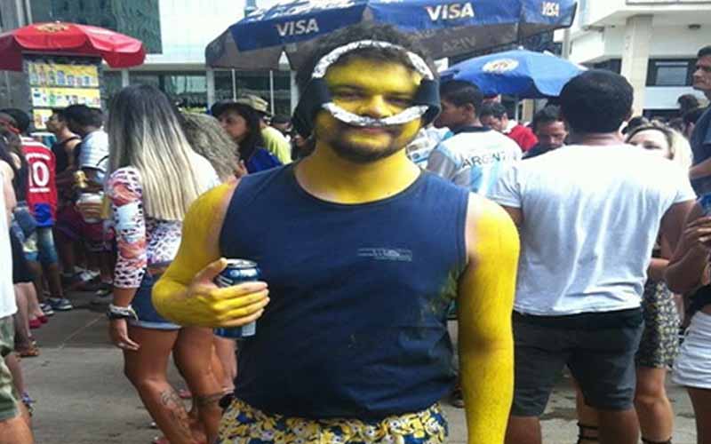 
        
            Fantasias curiosas marcam Carnaval 2015
        
    
