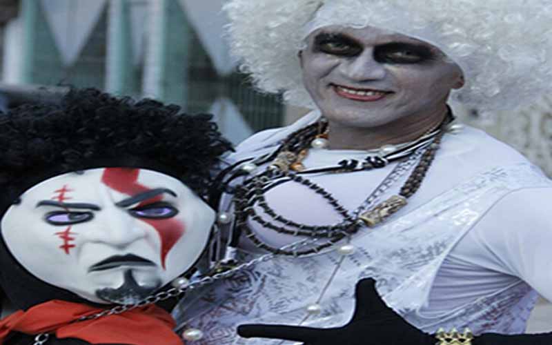 
        
            Fantasias curiosas marcam Carnaval 2015
        
    