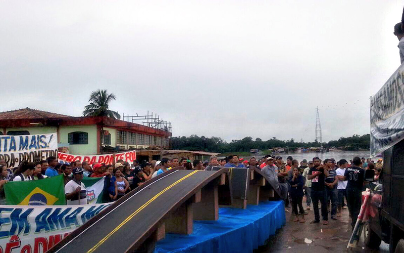 
        
            População paraense protesta contra demora em obras de ponte
        
    