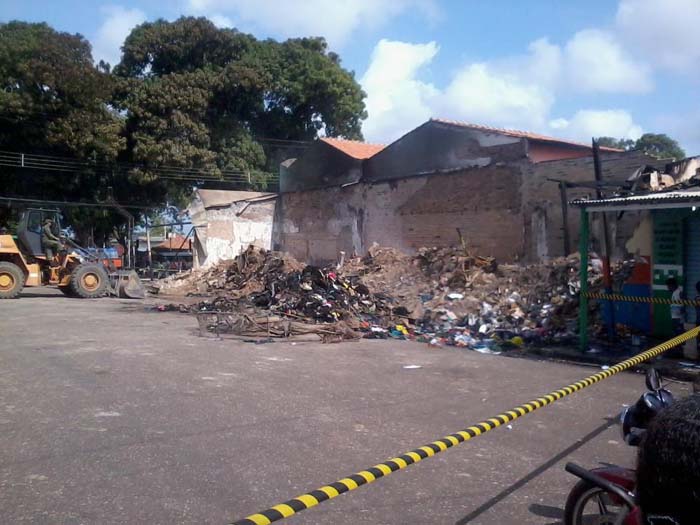 
        
        
            Incêndio atinge loja de confecções em Soure
        
    