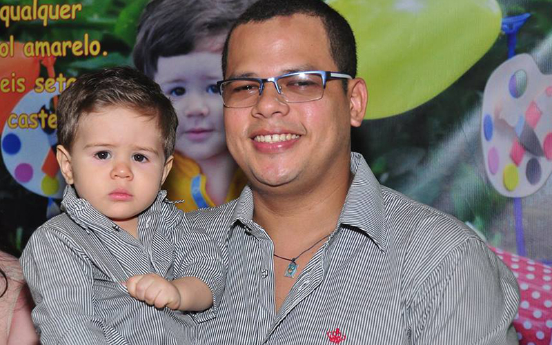 
        
            DOL homenageia pais com galeria de fotos
        
    