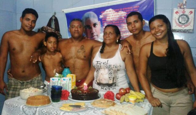 
        
            DOL homenageia pais com galeria de fotos
        
    