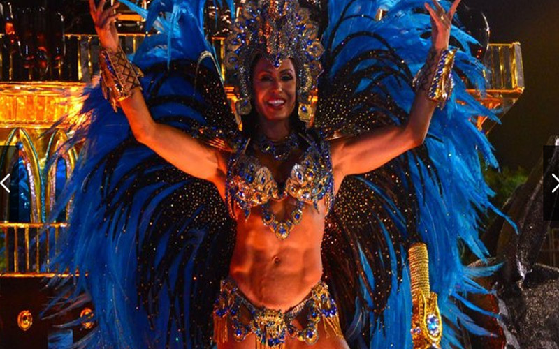 
        
            Famosas esbanjam beleza no 2º dia do Carnaval 
        
    