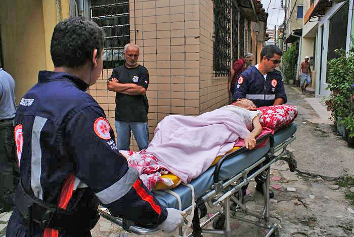 
        
            Idosa é deixada em situação degradante pelos filhos
        
    