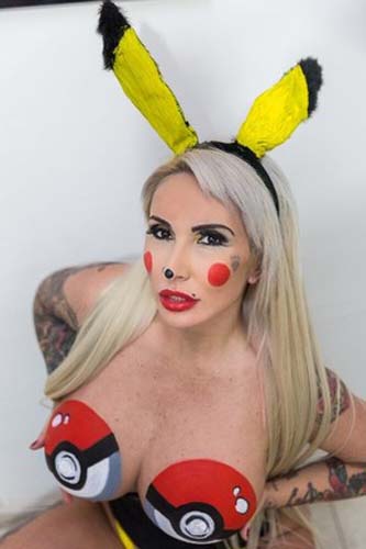 
        
            Sabrina Boing Boing se veste de Pikachu para ser capturada
        
    