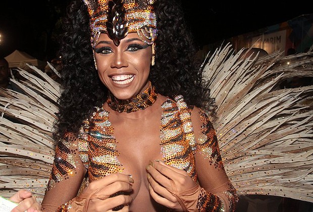 
        
            Famosas esbanjam beleza no 2º dia do Carnaval 
        
    