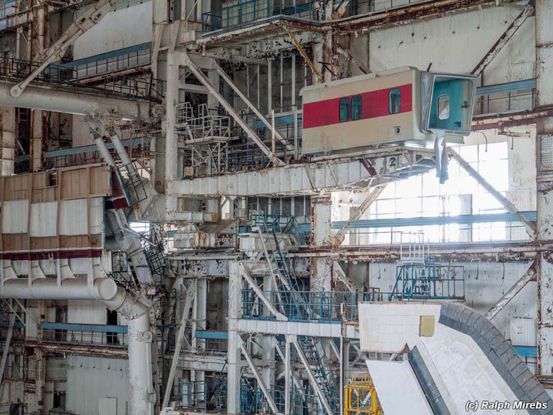 
        
            Fotógrafo encontra ônibus espacial em hangar
        
    