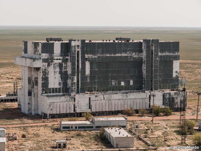
        
            Fotógrafo encontra ônibus espacial em hangar
        
    
