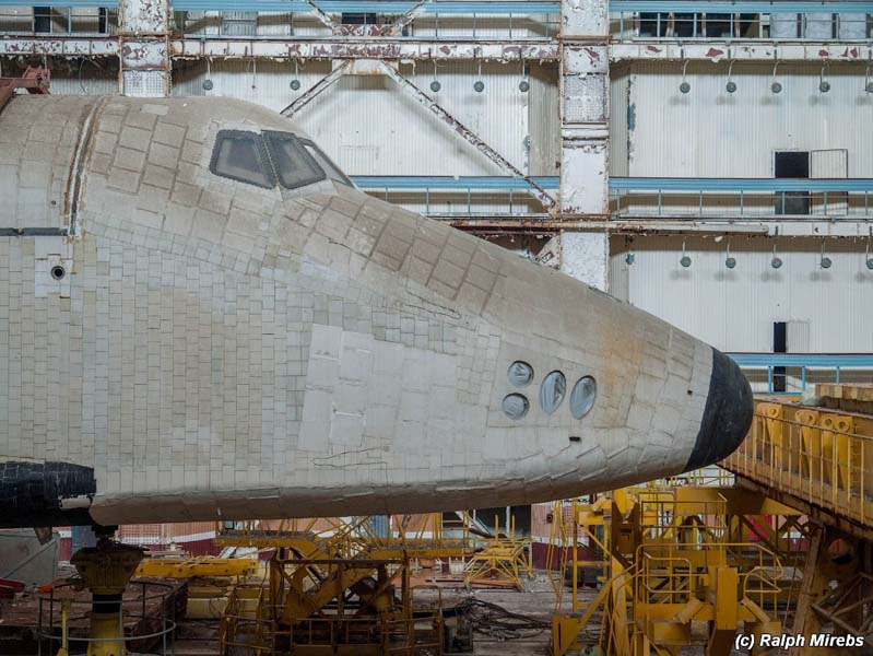
        
            Fotógrafo encontra ônibus espacial em hangar
        
    