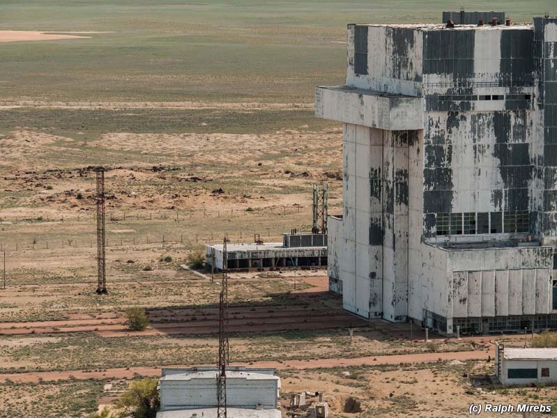 
        
            Fotógrafo encontra ônibus espacial em hangar
        
    