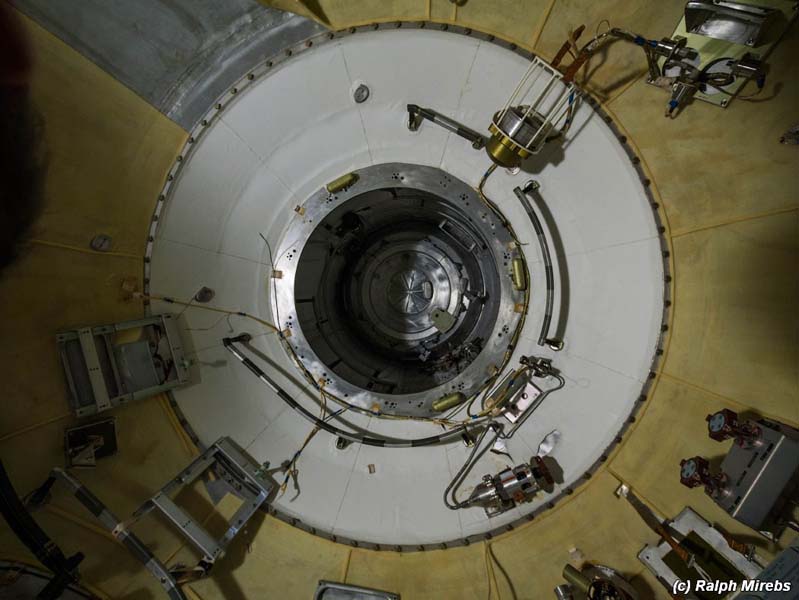
        
            Fotógrafo encontra ônibus espacial em hangar
        
    