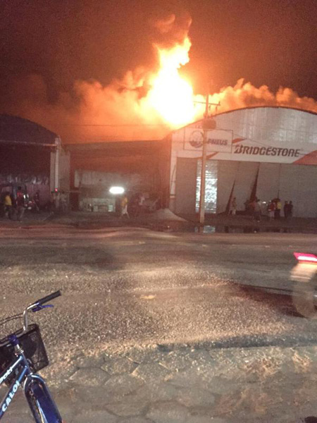 
        
            Incêndio atinge loja de pneus em Castanhal
        
    