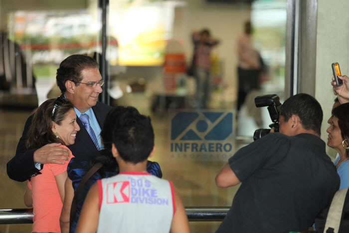 
        
            Veja as imagens do retorno de Jader após a posse 
        
    