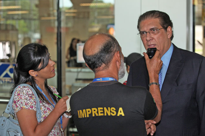 
        
            Veja as imagens do retorno de Jader após a posse 
        
    