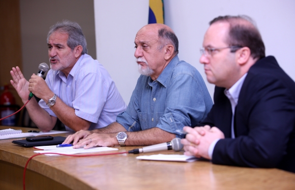 
        
            Jatene faz primeira reunião de avaliação com secretários
        
    