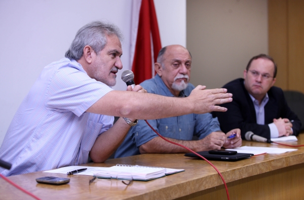 
        
            Jatene faz primeira reunião de avaliação com secretários
        
    