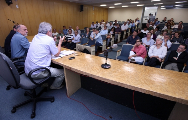 
        
            Jatene faz primeira reunião de avaliação com secretários
        
    