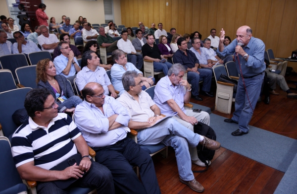 
        
            Jatene faz primeira reunião de avaliação com secretários
        
    