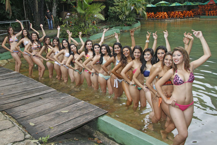 
        
            Candidatas à Miss Pará fazem a prova do biquíni 
        
    