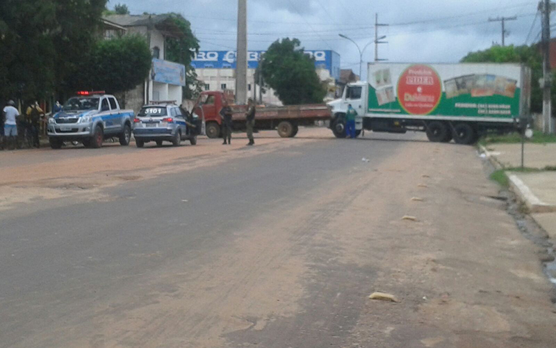 
        
            Pânico durante assalto a banco em Moju
        
    