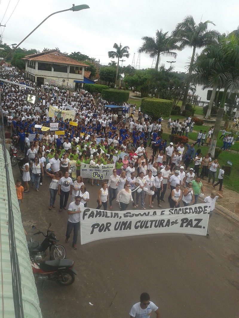 
        
        
              População de Moju pede paz após onda de violênci
        
    
